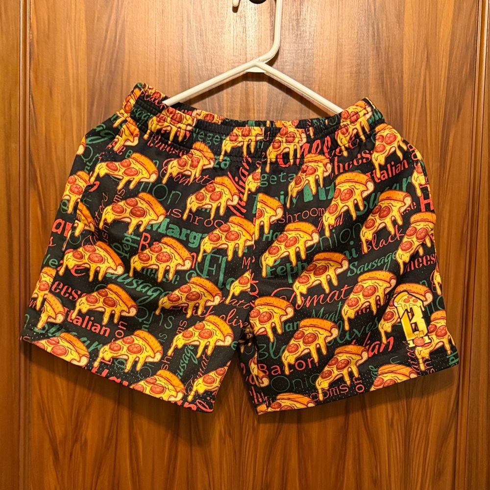 Baseball lifestyle boys size XL. Pizza Print Shorts